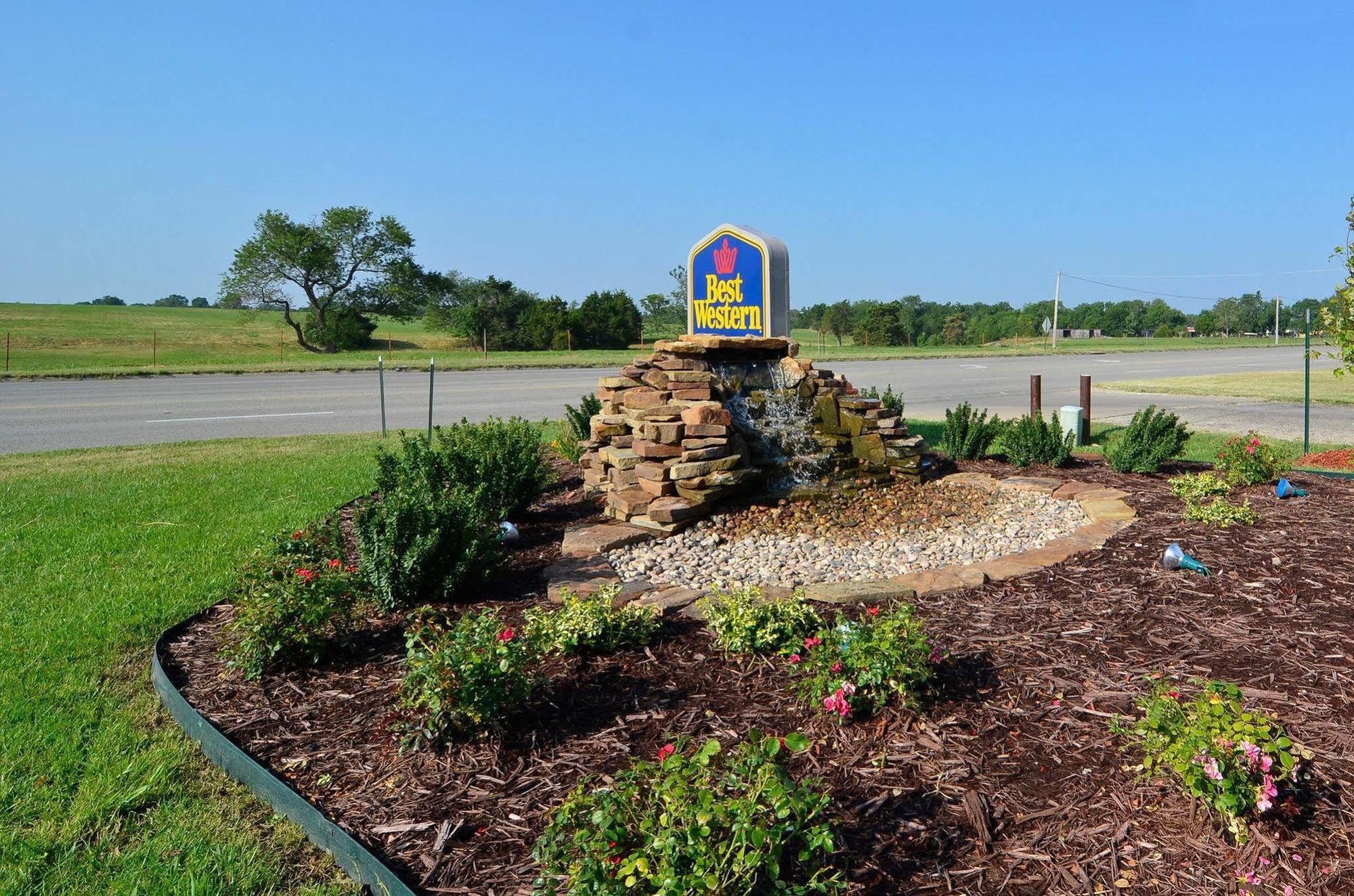 Best Western Parsons Inn Exterior foto